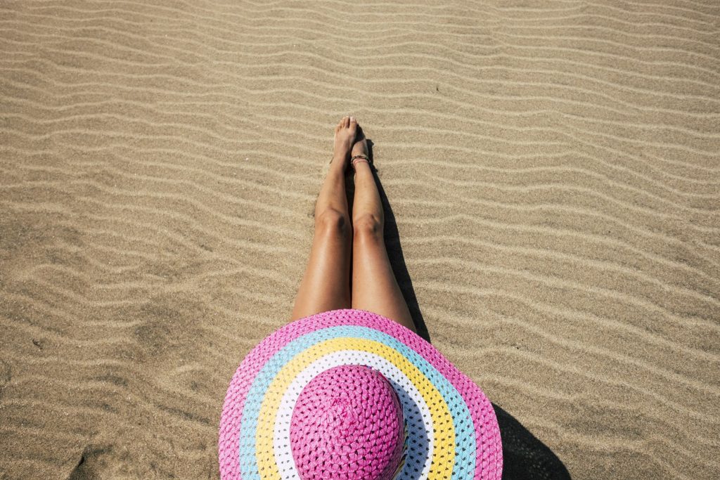 Consejos-para-un-bronceado-saludable-en-la-playa