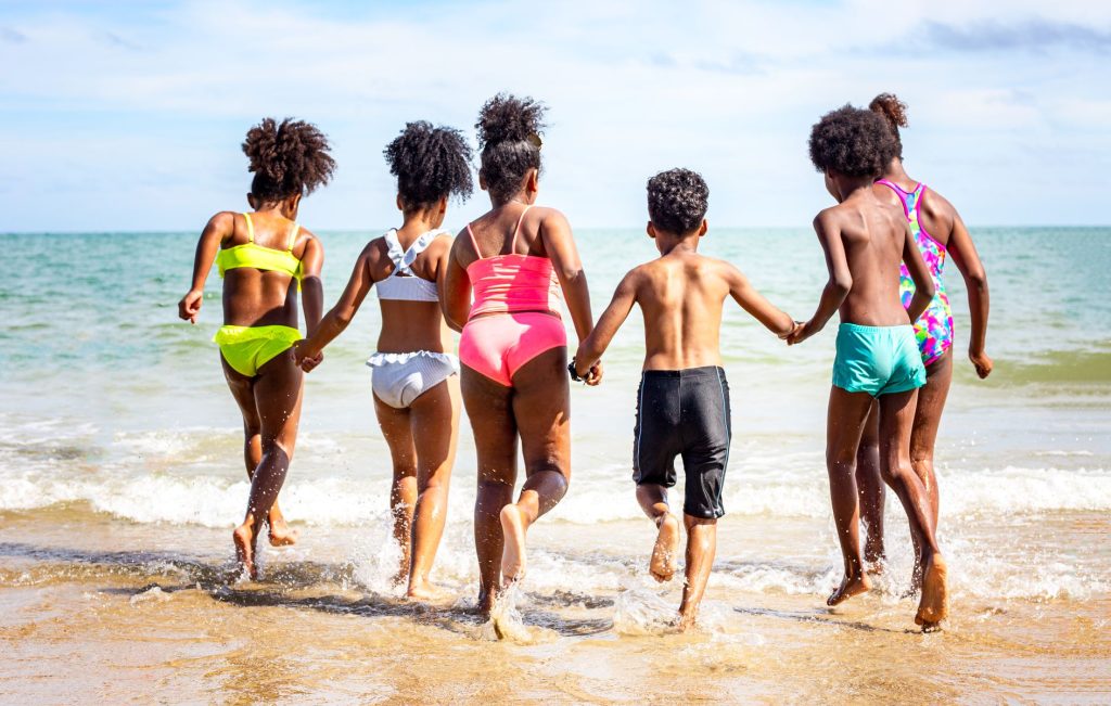 Ropa-de-playa-para-ninos-¿Que-tener-en-cuenta-para-su-comodidad-Todo-lo-que-necesitas-saber