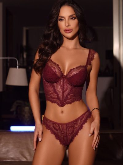 Conjunto Cropped y Tanga Vino